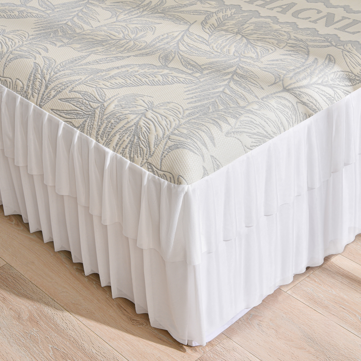 91家纺网 家纺一手货源 找家纺 赛丽雅 2026春夏新款400克A类提花冰豆豆凉感床裙款凉席三件套席子空调软席 海岛风情-香槟