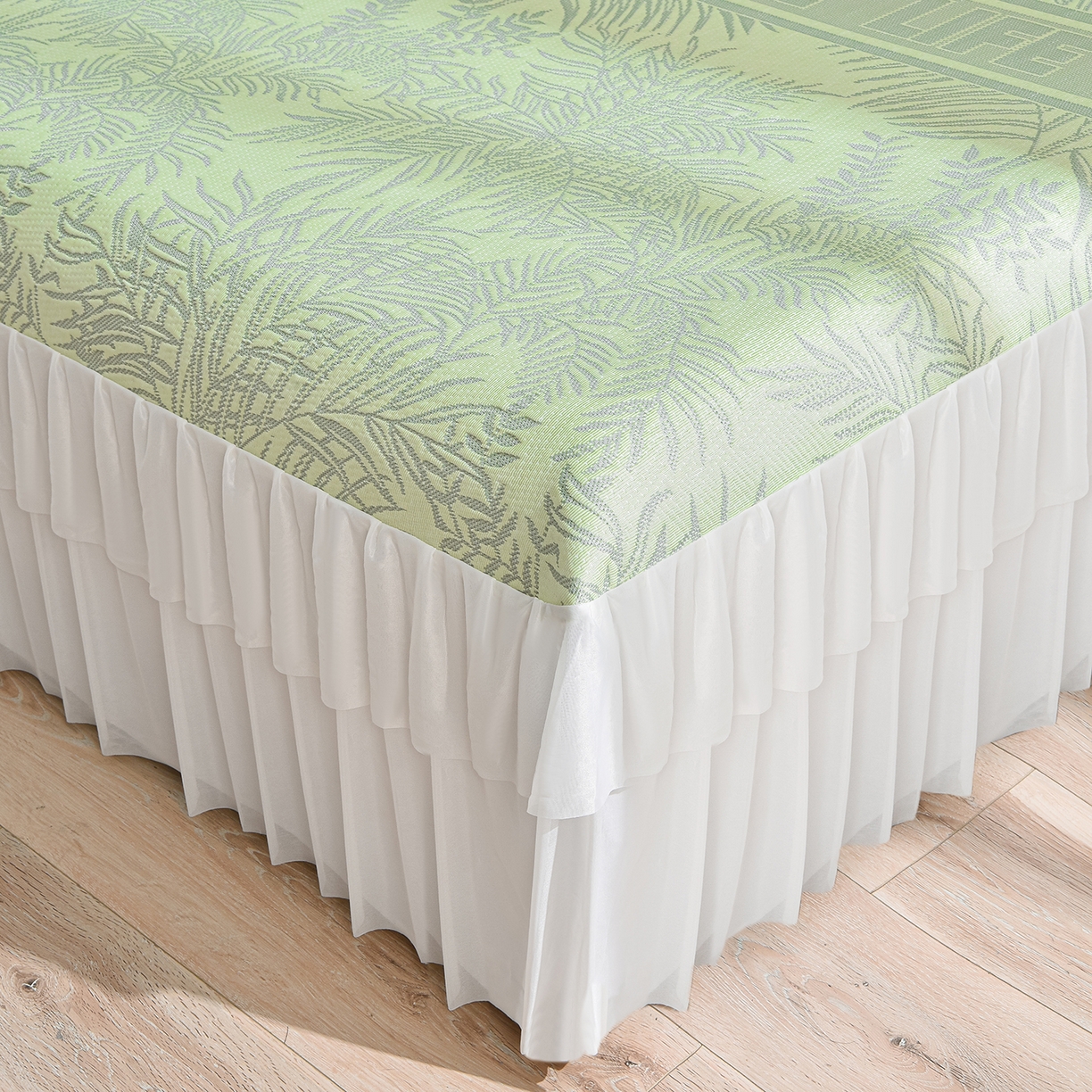 91家纺网 家纺一手货源 找家纺 赛丽雅 2026春夏新款400克A类提花冰豆豆凉感床裙款凉席三件套席子空调软席 热带雨林-绿