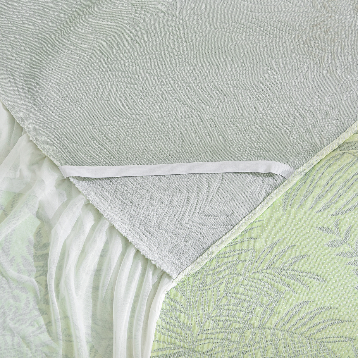 91家纺网 家纺一手货源 找家纺 赛丽雅 2026春夏新款400克A类提花冰豆豆凉感床裙款凉席三件套席子空调软席 热带雨林-绿