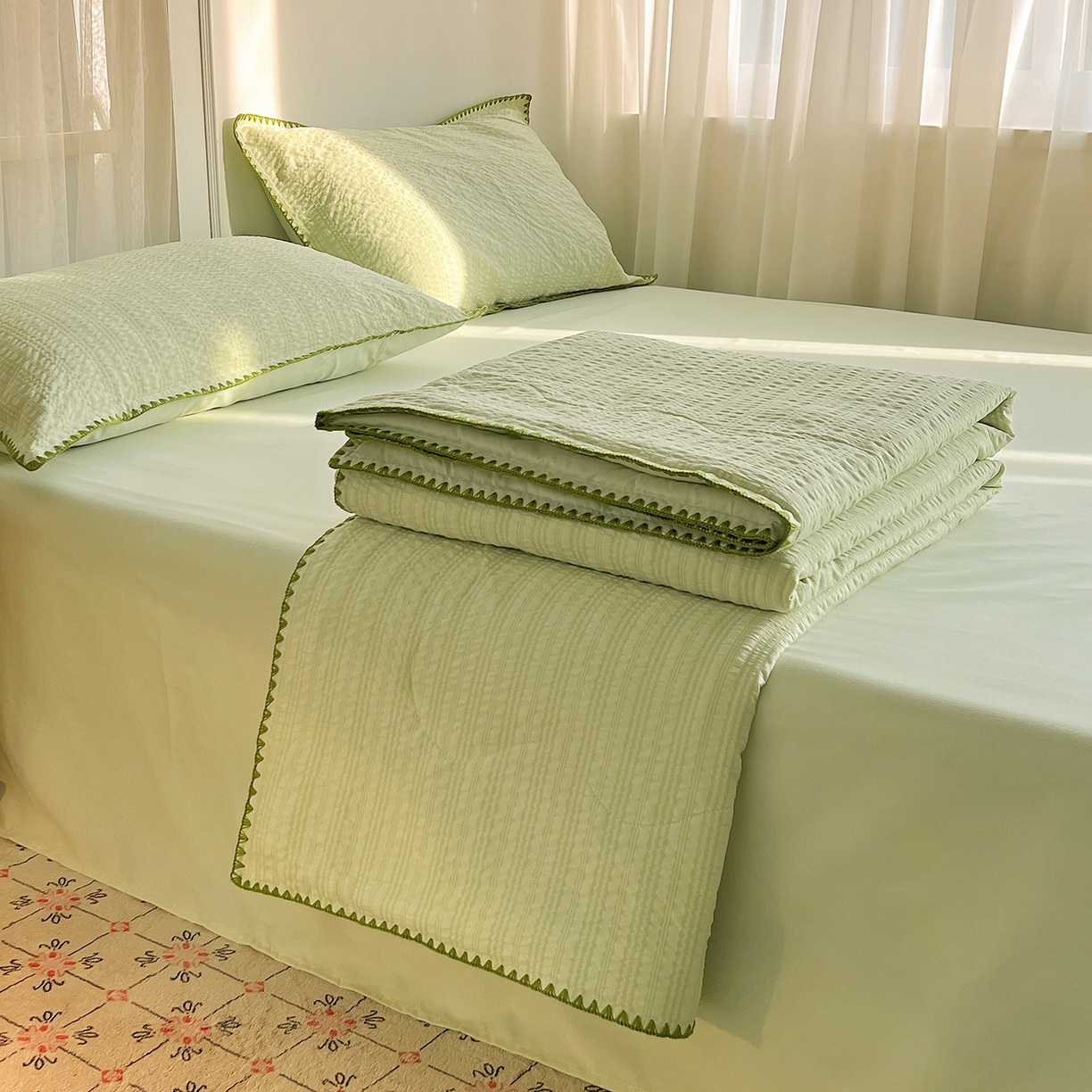 91家纺网 家纺一手货源 找家纺 仟网汇 2026新款贝壳边泡泡纱三角针夏被四件套--纯色系列 抹茶绿