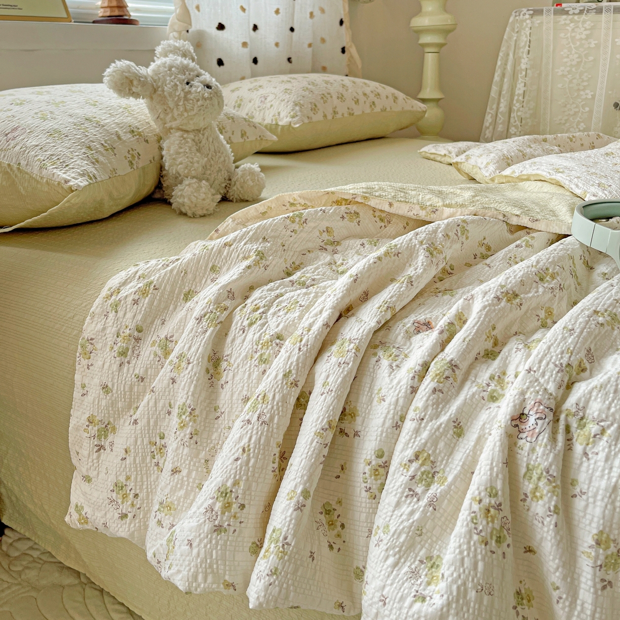 91家纺网 家纺一手货源 找家纺 仟网汇 2026新款泡芙纱简单款夏被四件套 春日小兔