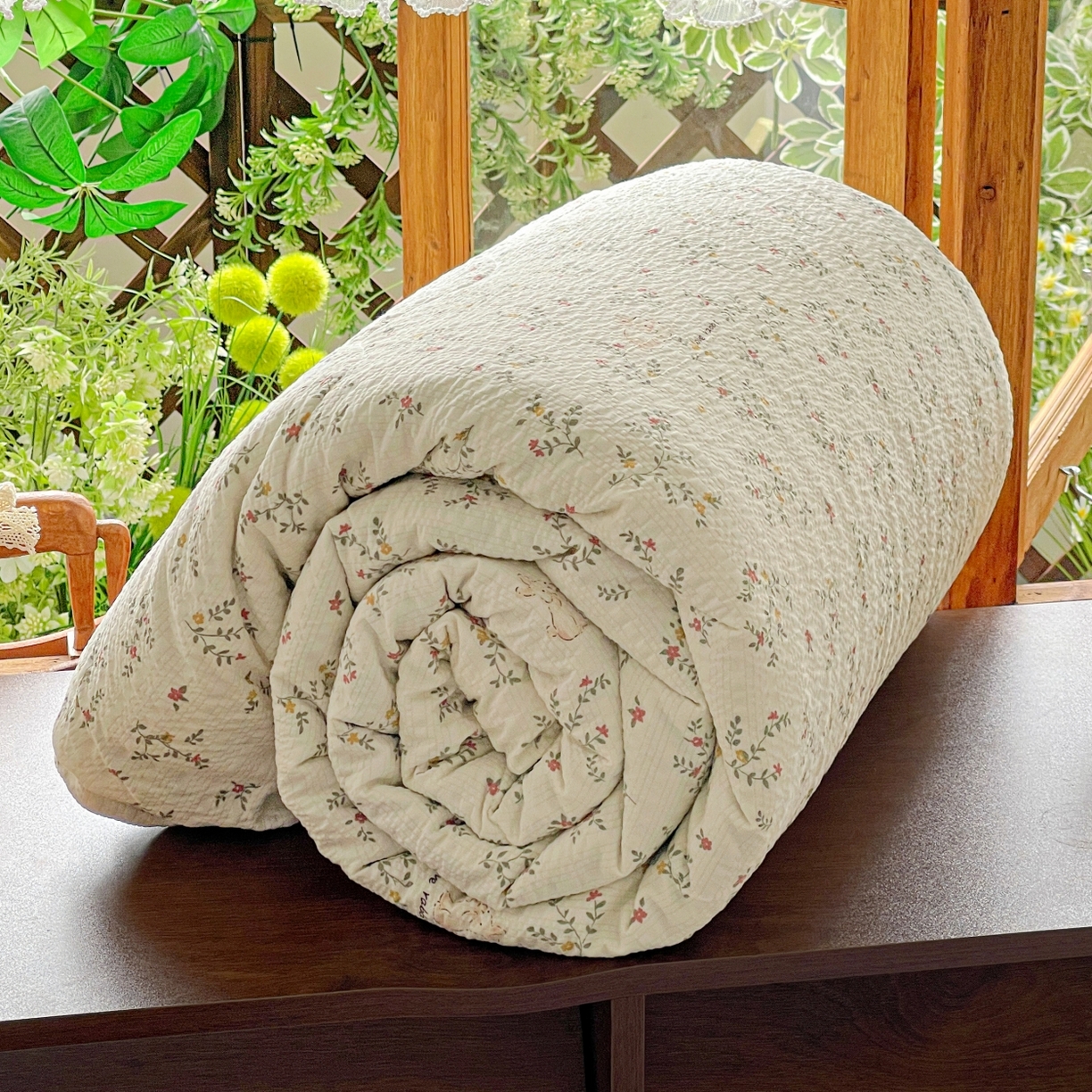 91家纺网 家纺一手货源 找家纺 仟网汇 2026新款泡芙纱简单款夏被四件套 花藤小兔