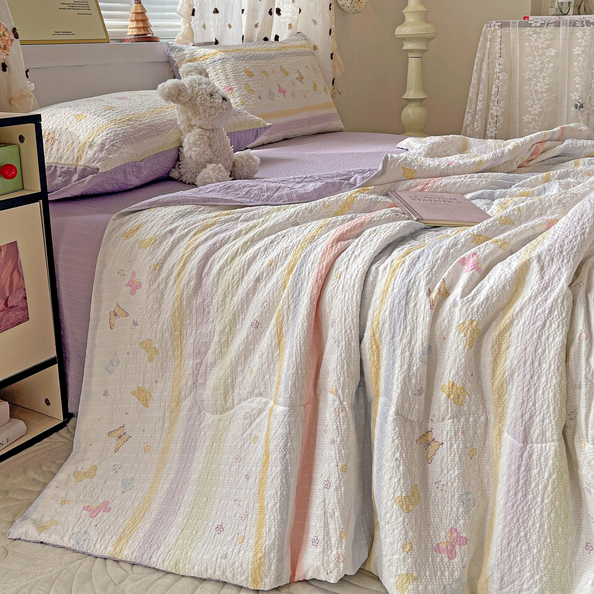 91家纺网 家纺一手货源 找家纺 仟网汇 2026新款泡芙纱简单款夏被四件套 浪漫彩蝶