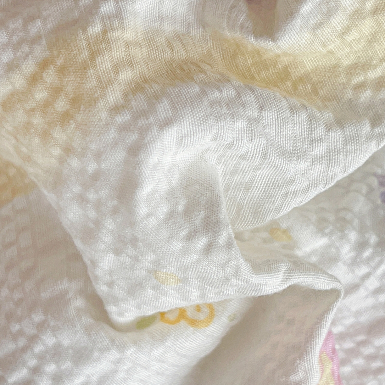 91家纺网 家纺一手货源 找家纺 仟网汇 2026新款泡芙纱简单款夏被四件套 浪漫彩蝶