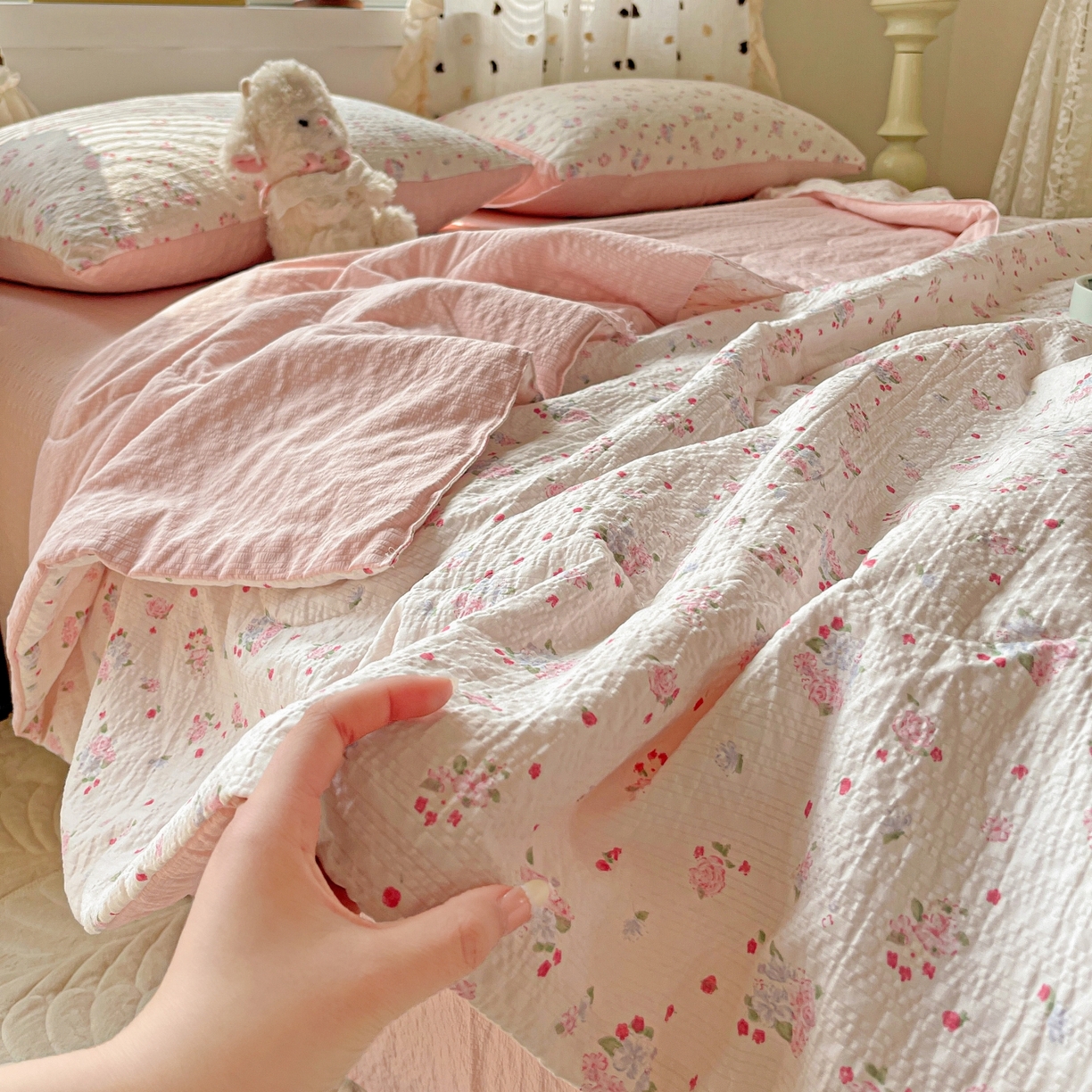 91家纺网 家纺一手货源 找家纺 仟网汇 2026新款泡芙纱简单款夏被四件套 玫瑰之恋