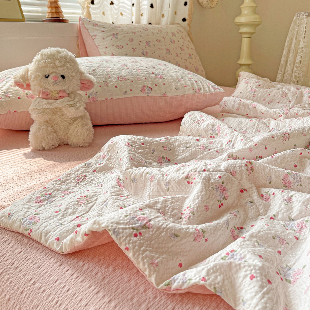 91家纺网 家纺一手货源 找家纺 仟网汇 2026新款泡芙纱简单款夏被四件套 玫瑰之恋