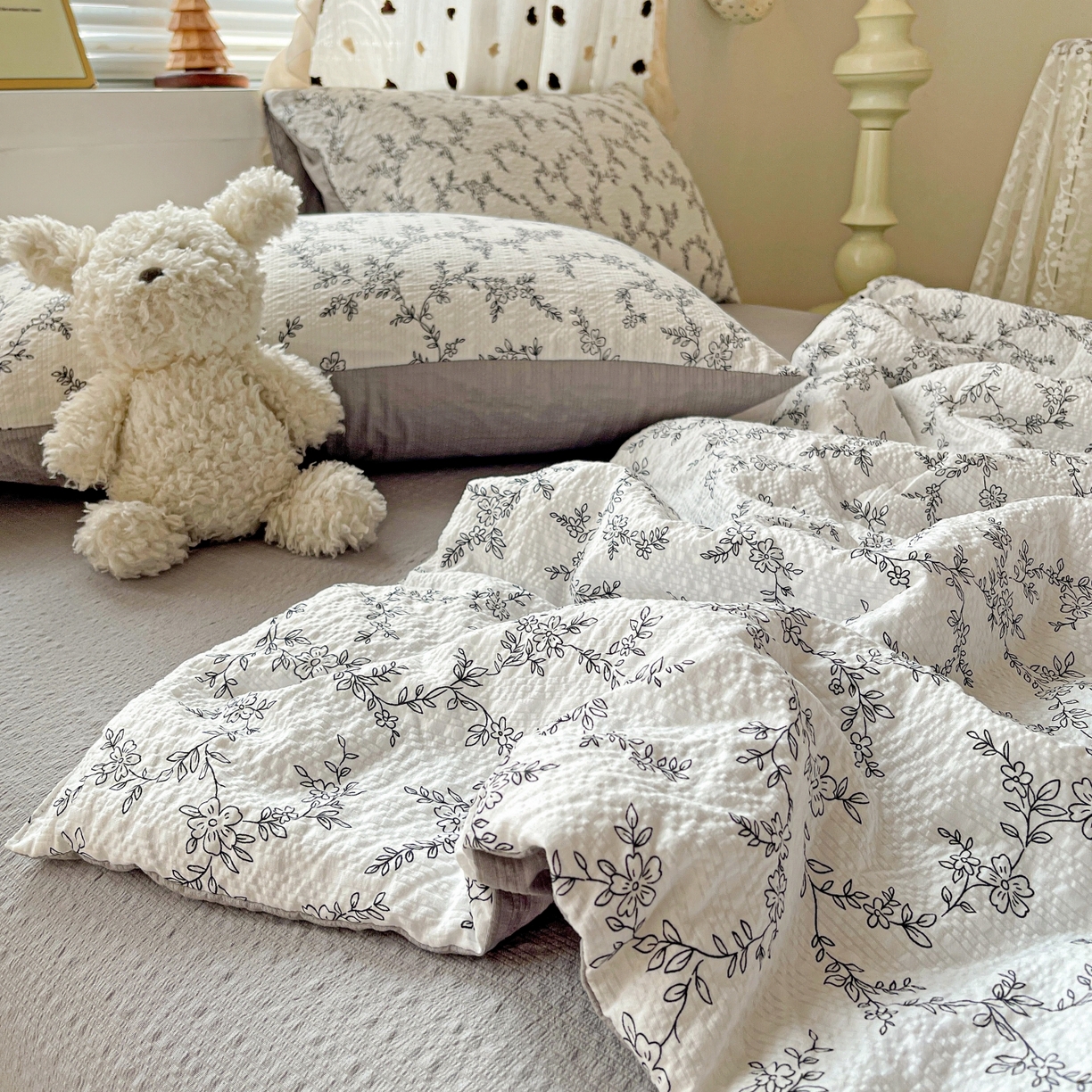 91家纺网 家纺一手货源 找家纺 仟网汇 2026新款泡芙纱简单款夏被四件套 素锦