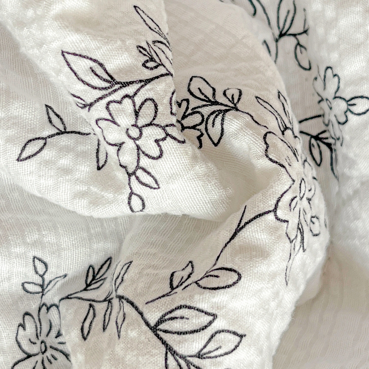 91家纺网 家纺一手货源 找家纺 仟网汇 2026新款泡芙纱简单款夏被四件套 素锦