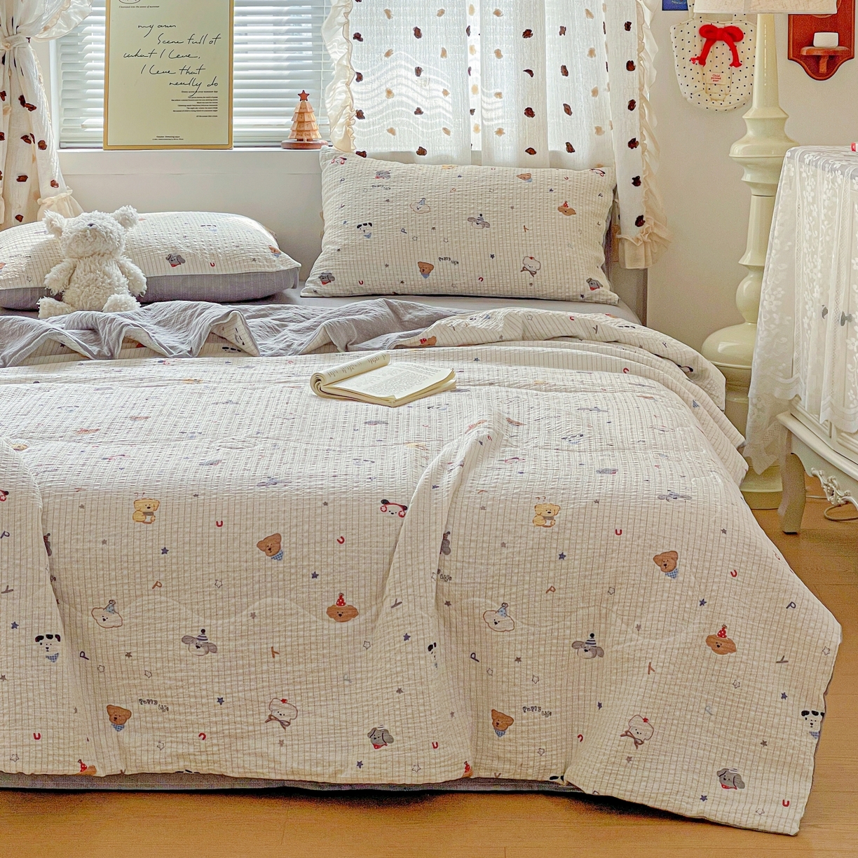 91家纺网 家纺一手货源 找家纺 仟网汇 2026新款泡芙纱简单款夏被四件套 星星狗