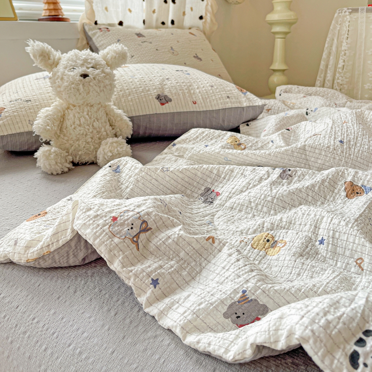 91家纺网 家纺一手货源 找家纺 仟网汇 2026新款泡芙纱简单款夏被四件套 星星狗