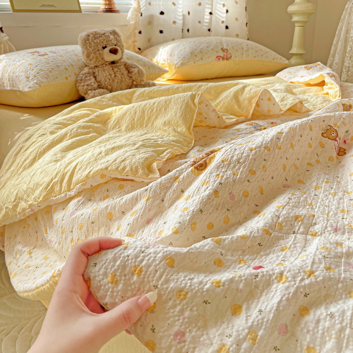 91家纺网 家纺一手货源 找家纺 仟网汇 2026新款泡芙纱简单款夏被四件套 熊博士