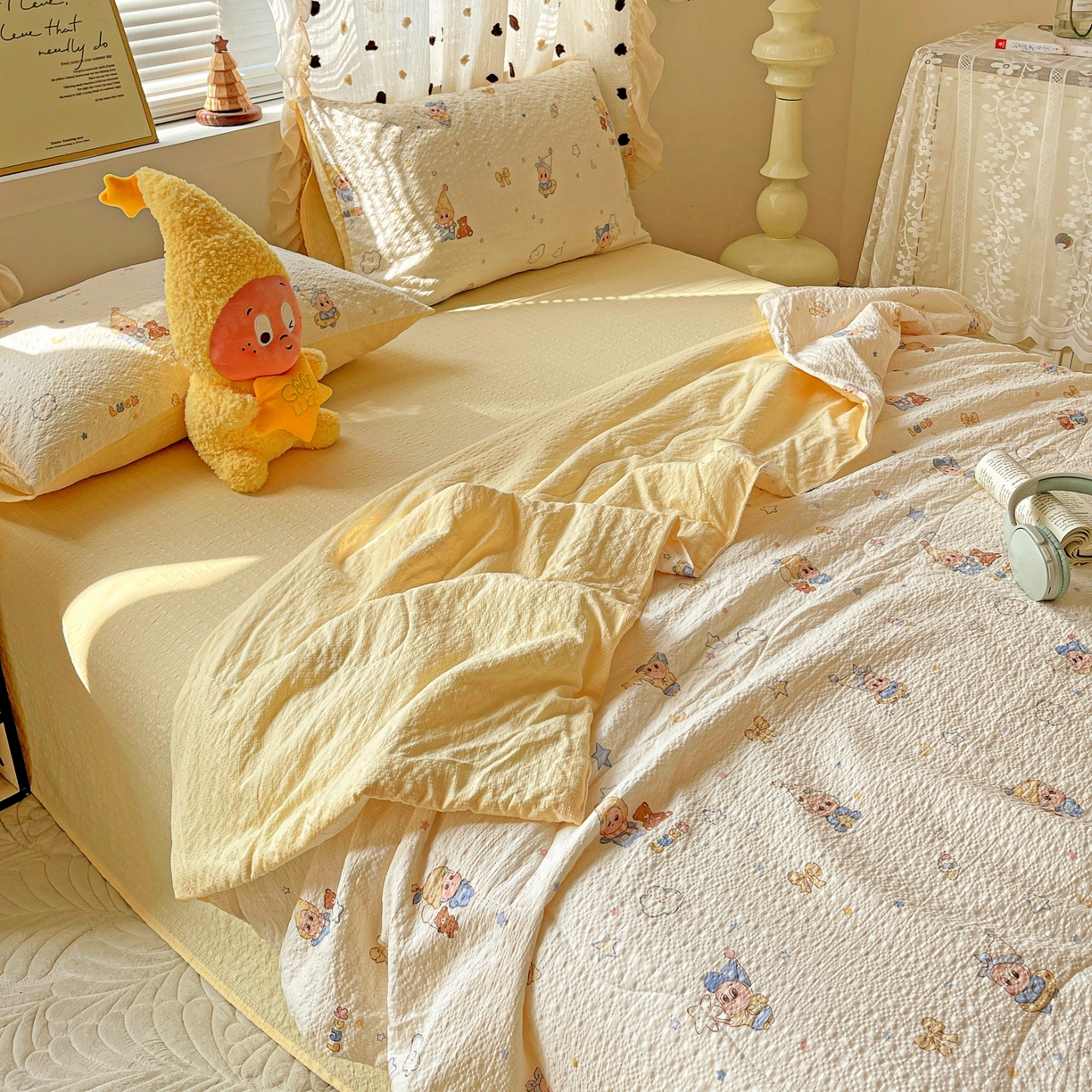 91家纺网 家纺一手货源 找家纺 仟网汇 2026新款泡芙纱简单款夏被四件套 摇摇星人