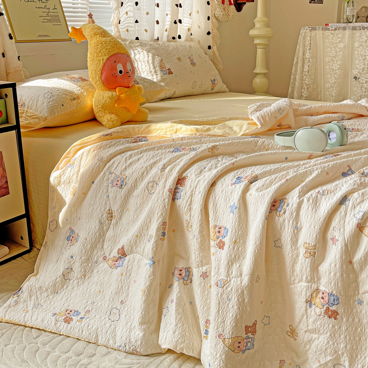 91家纺网 家纺一手货源 找家纺 仟网汇 2026新款泡芙纱简单款夏被四件套 摇摇星人