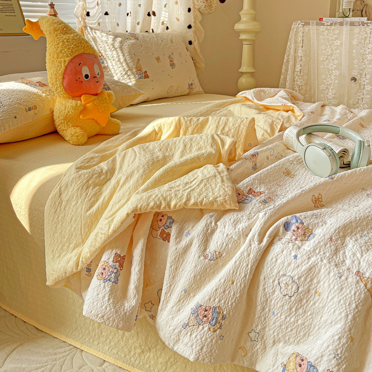 91家纺网 家纺一手货源 找家纺 仟网汇 2026新款泡芙纱简单款夏被四件套 摇摇星人