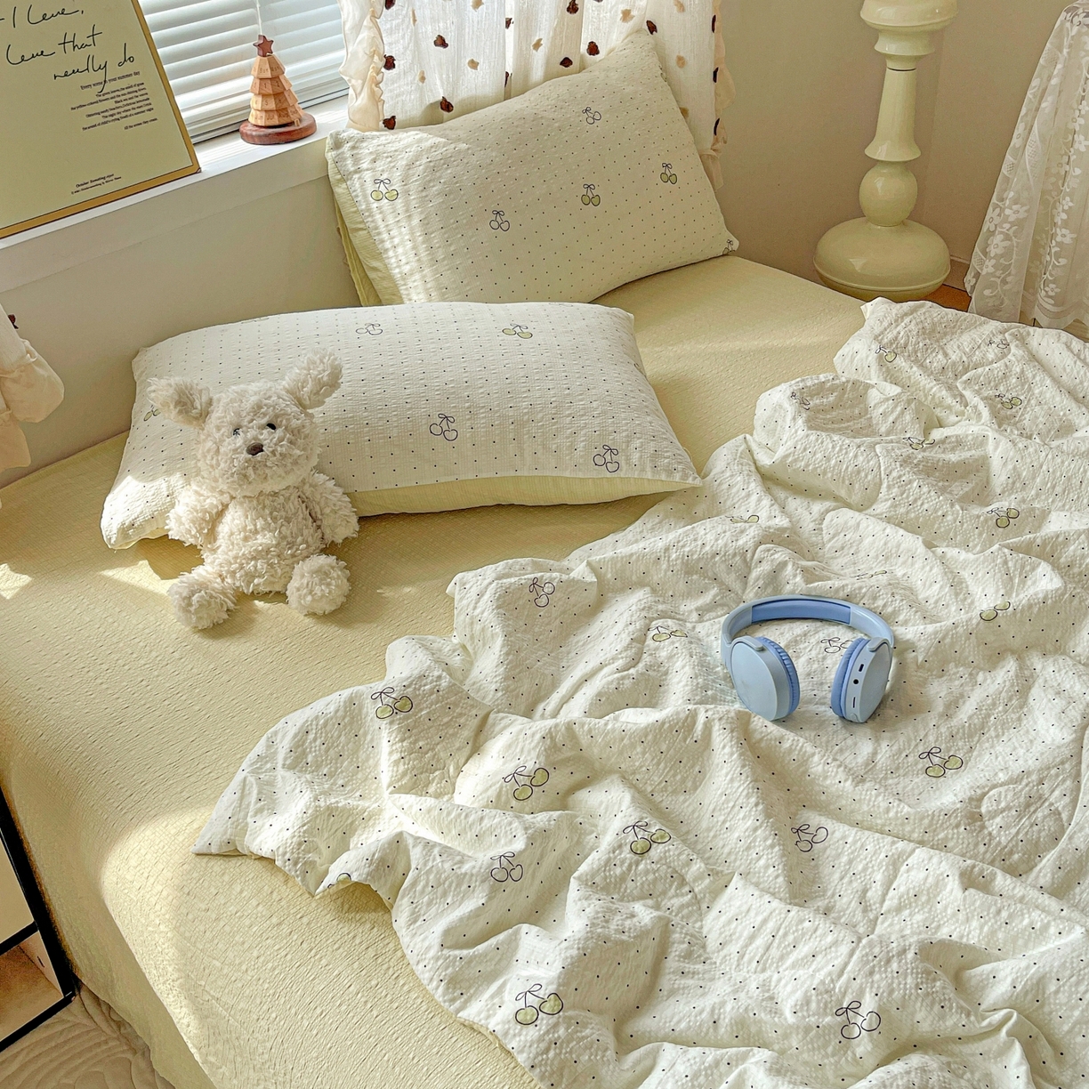 91家纺网 家纺一手货源 找家纺 仟网汇 2026新款泡芙纱简单款夏被四件套 樱桃波点