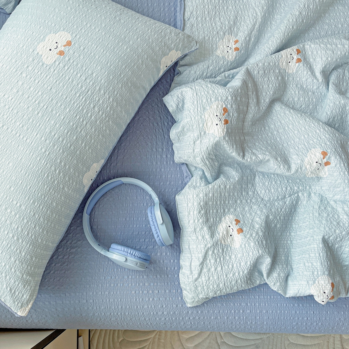 91家纺网 家纺一手货源 找家纺 仟网汇 2026新款泡芙纱简单款夏被四件套 云朵泡芙