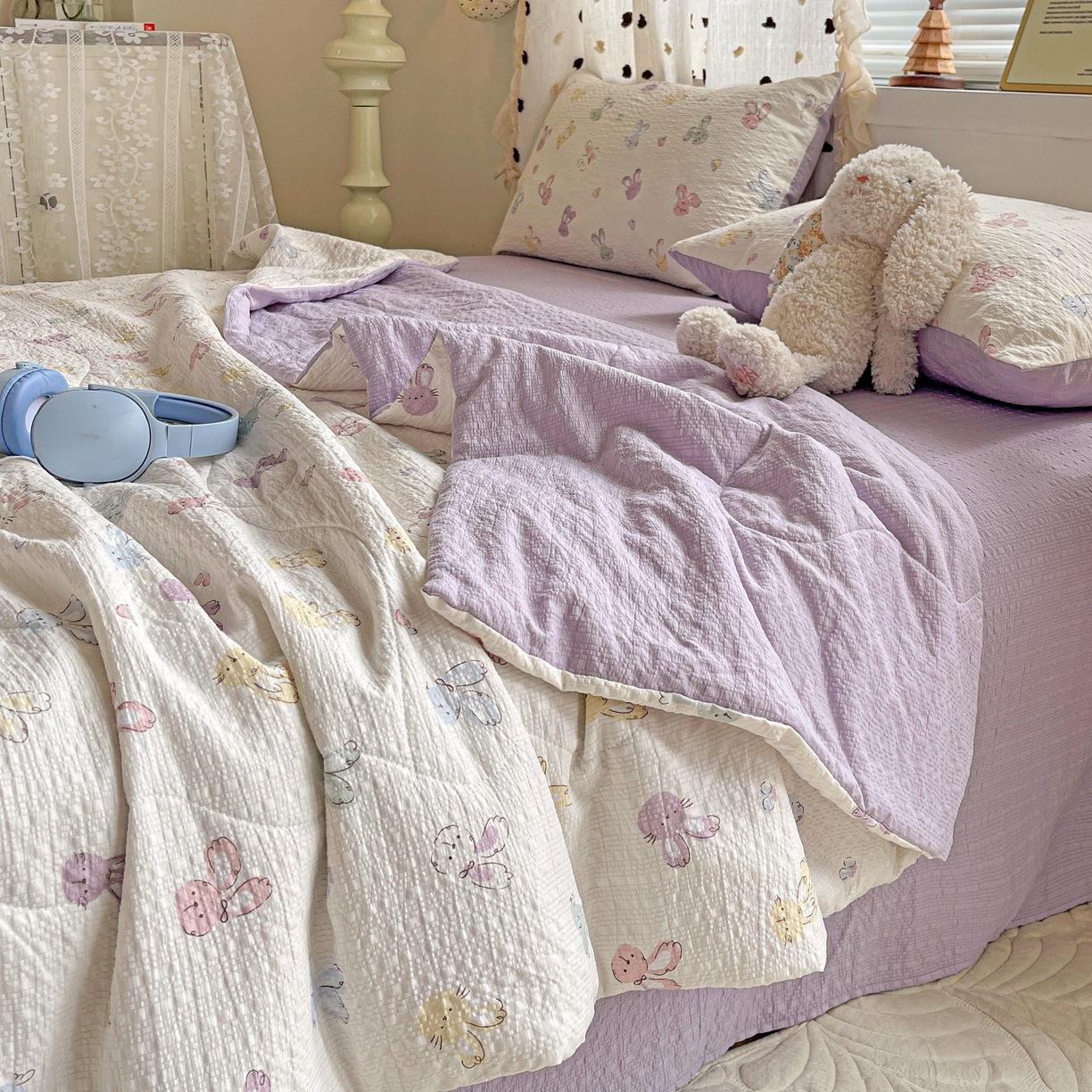 91家纺网 家纺一手货源 找家纺 仟网汇 2026新款泡芙纱简单款夏被四件套 长耳兔