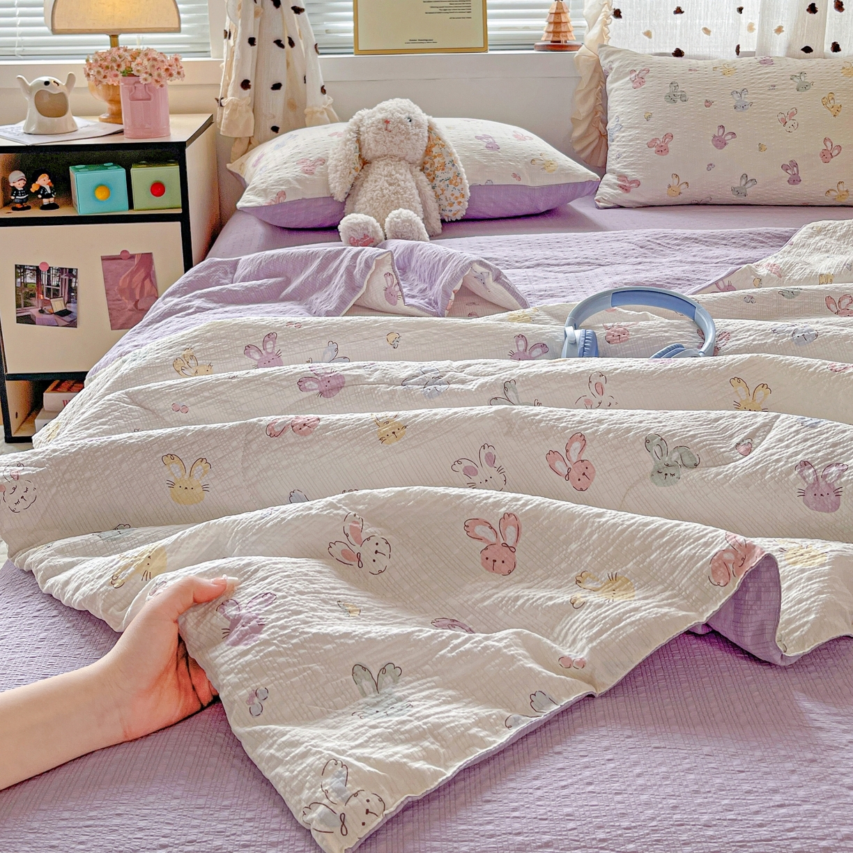 91家纺网 家纺一手货源 找家纺 仟网汇 2026新款泡芙纱简单款夏被四件套 长耳兔