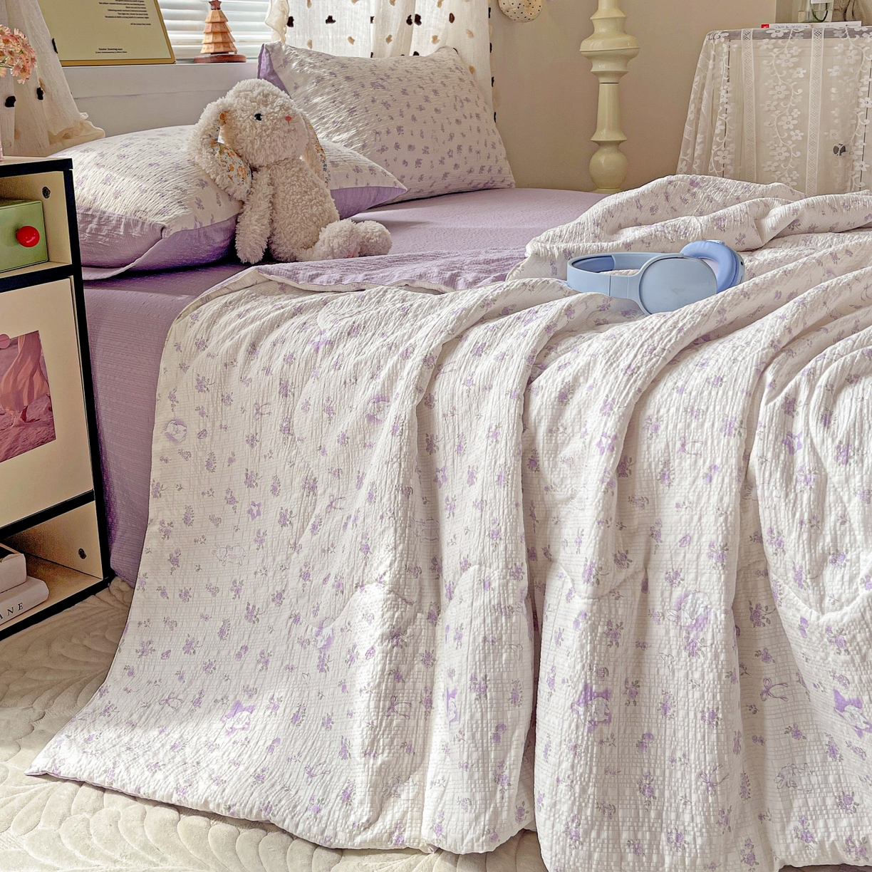 91家纺网 家纺一手货源 找家纺 仟网汇 2026新款泡芙纱简单款夏被四件套 紫色花语