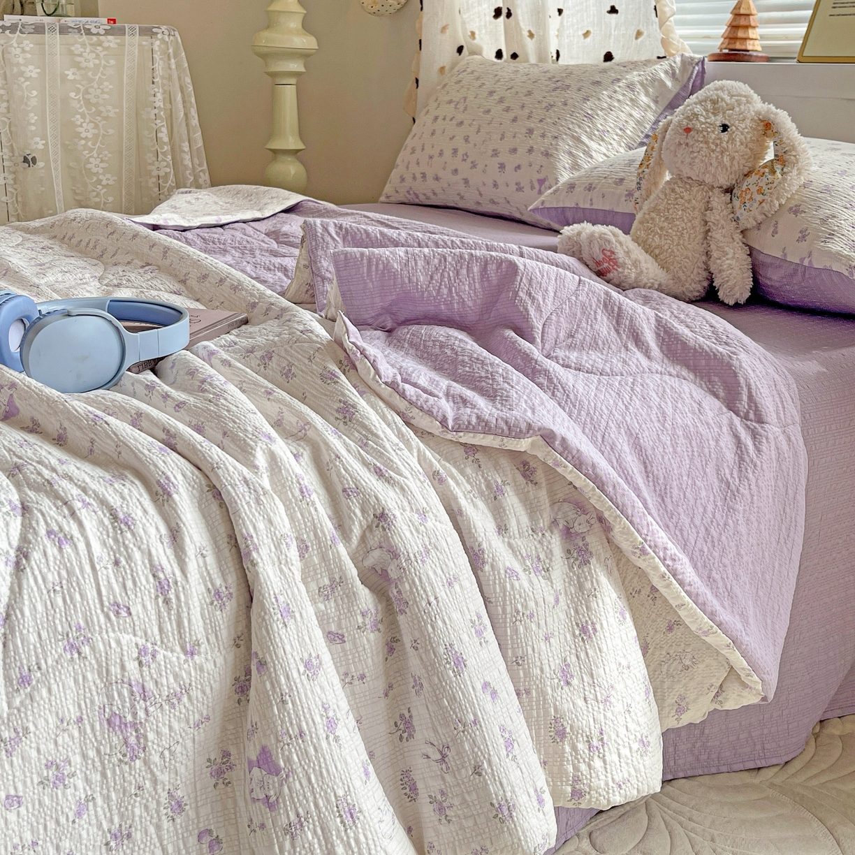 91家纺网 家纺一手货源 找家纺 仟网汇 2026新款泡芙纱简单款夏被四件套 紫色花语