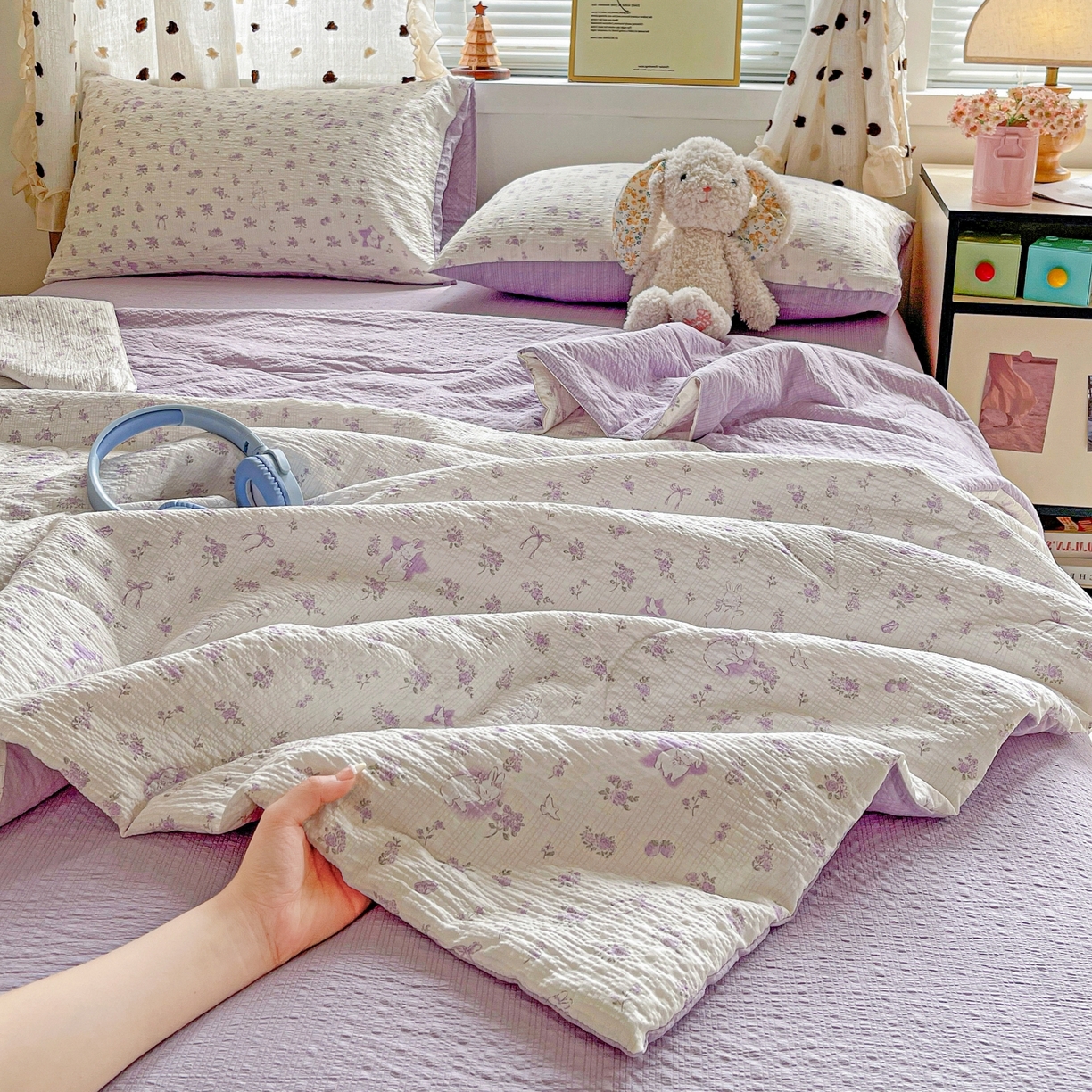 91家纺网 家纺一手货源 找家纺 仟网汇 2026新款泡芙纱简单款夏被四件套 紫色花语