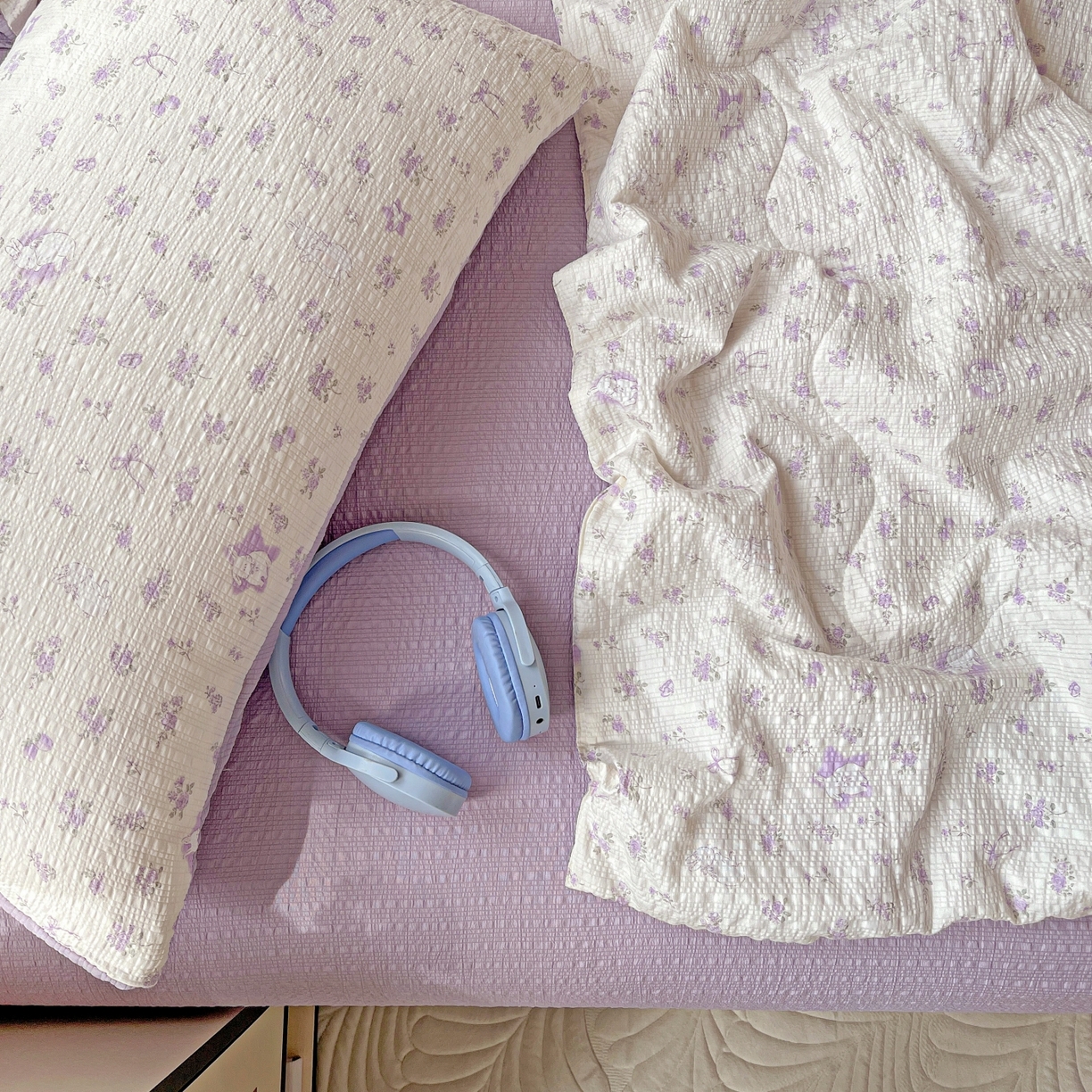 91家纺网 家纺一手货源 找家纺 仟网汇 2026新款泡芙纱简单款夏被四件套 紫色花语