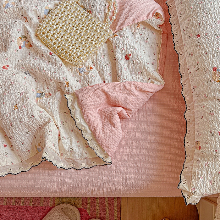 91家纺网 家纺一手货源 找家纺 仟网汇 2026新款法式花边泡芙纱夏被四件套 蛋糕熊