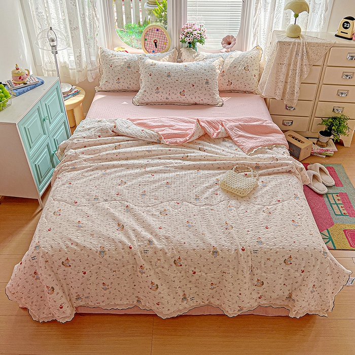 91家纺网 家纺一手货源 找家纺 仟网汇 2026新款法式花边泡芙纱夏被四件套 蛋糕熊