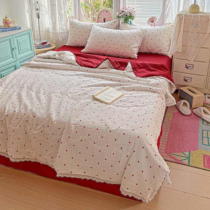 91家纺网 家纺一手货源 找家纺 仟网汇 2026新款法式花边泡芙纱夏被四件套 红波点