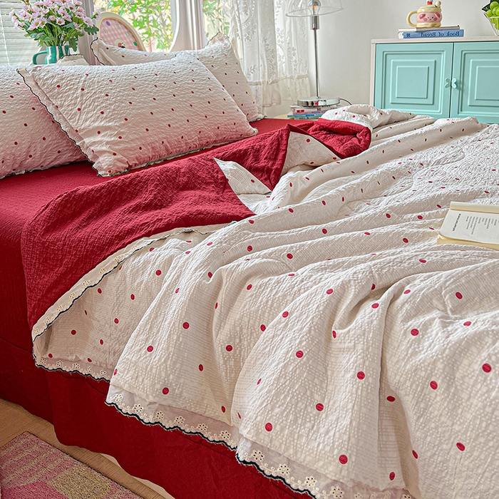 91家纺网 家纺一手货源 找家纺 仟网汇 2026新款法式花边泡芙纱夏被四件套 红波点