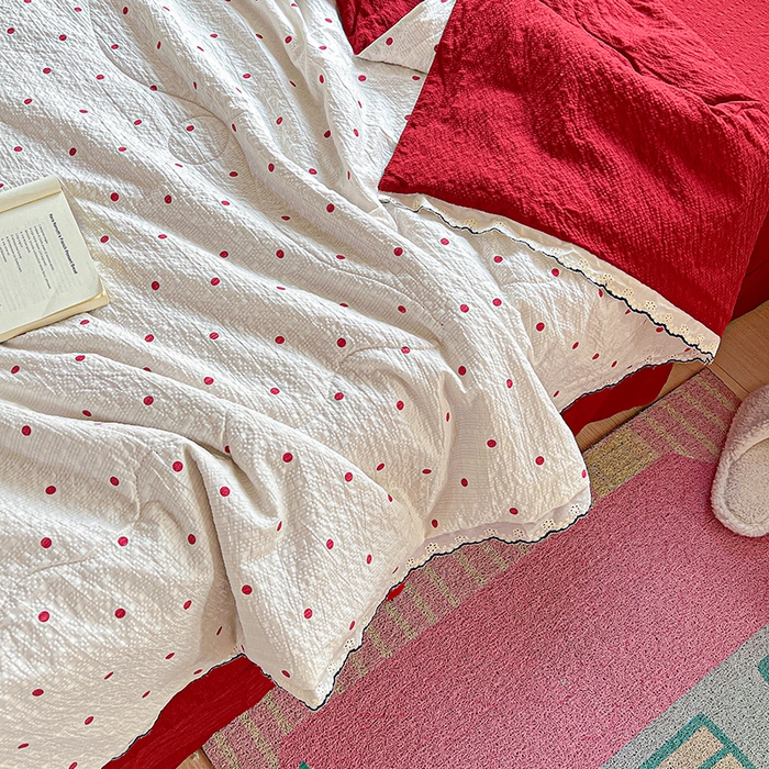 91家纺网 家纺一手货源 找家纺 仟网汇 2026新款法式花边泡芙纱夏被四件套 红波点