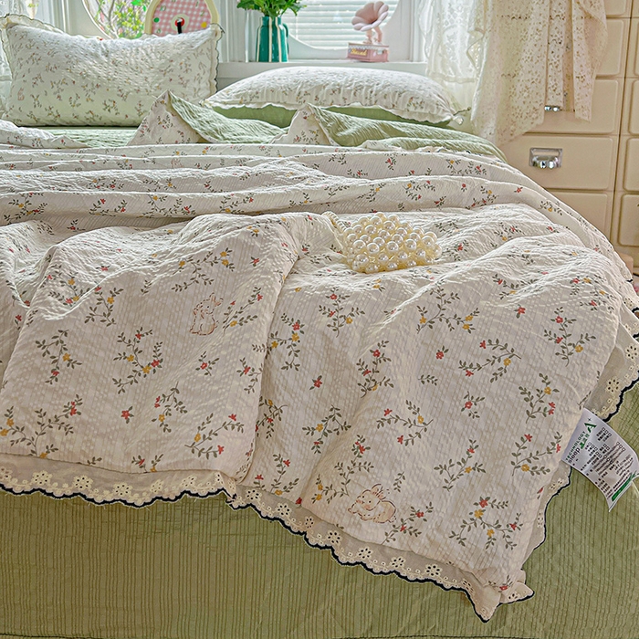 91家纺网 家纺一手货源 找家纺 仟网汇 2026新款法式花边泡芙纱夏被四件套 花枝兔