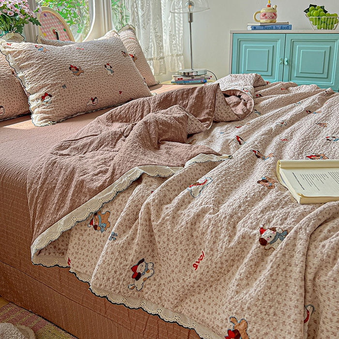 91家纺网 家纺一手货源 找家纺 仟网汇 2026新款法式花边泡芙纱夏被四件套 欢乐时光