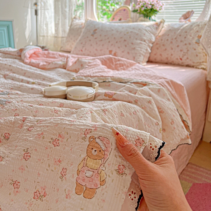 91家纺网 家纺一手货源 找家纺 仟网汇 2026新款法式花边泡芙纱夏被四件套 浪漫满屋