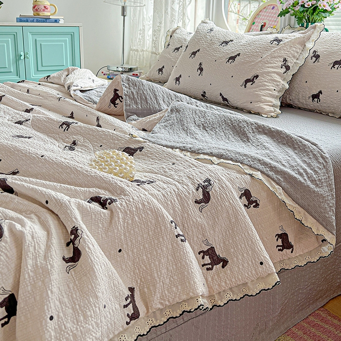 91家纺网 家纺一手货源 找家纺 仟网汇 2026新款法式花边泡芙纱夏被四件套 马到成功