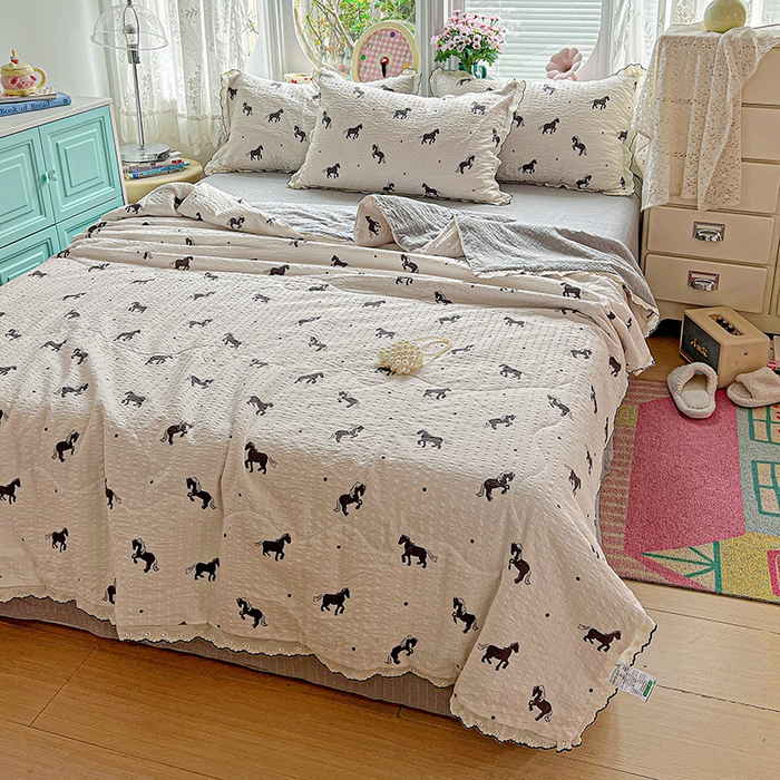 91家纺网 家纺一手货源 找家纺 仟网汇 2026新款法式花边泡芙纱夏被四件套 马到成功