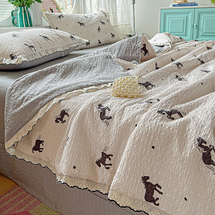 91家纺网 家纺一手货源 找家纺 仟网汇 2026新款法式花边泡芙纱夏被四件套 马到成功