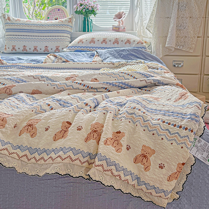 91家纺网 家纺一手货源 找家纺 仟网汇 2026新款法式花边泡芙纱夏被四件套 萌趣熊