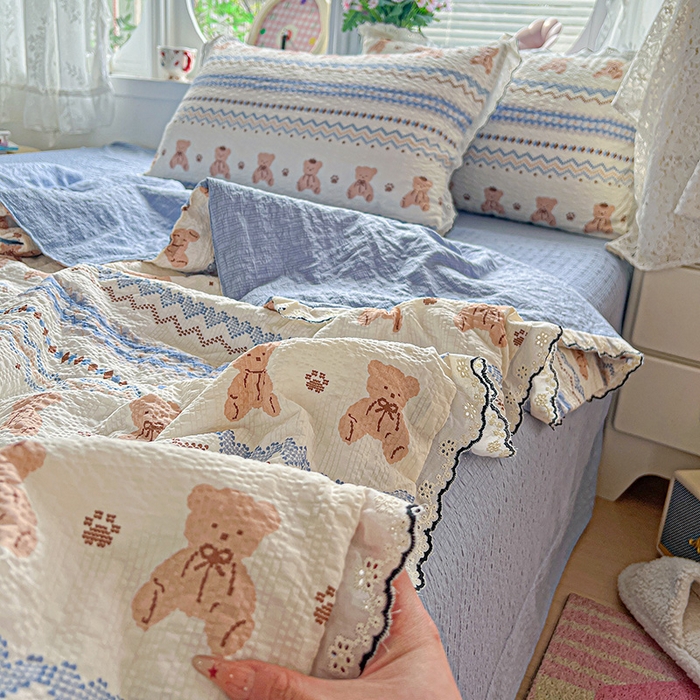 91家纺网 家纺一手货源 找家纺 仟网汇 2026新款法式花边泡芙纱夏被四件套 萌趣熊