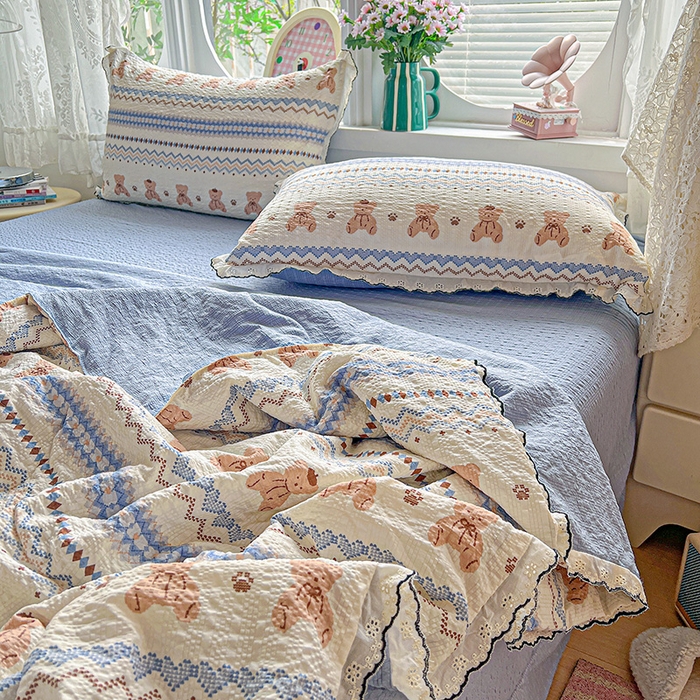 91家纺网 家纺一手货源 找家纺 仟网汇 2026新款法式花边泡芙纱夏被四件套 萌趣熊