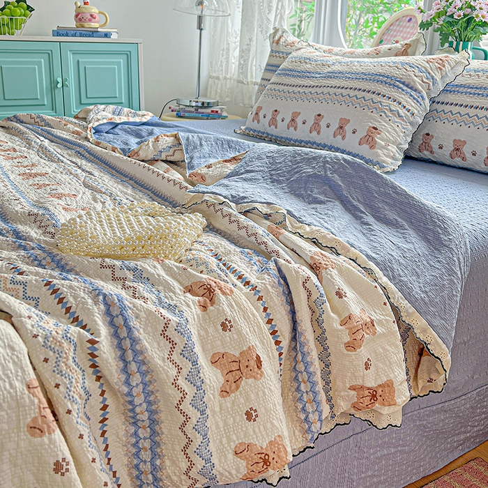 91家纺网 家纺一手货源 找家纺 仟网汇 2026新款法式花边泡芙纱夏被四件套 萌趣熊