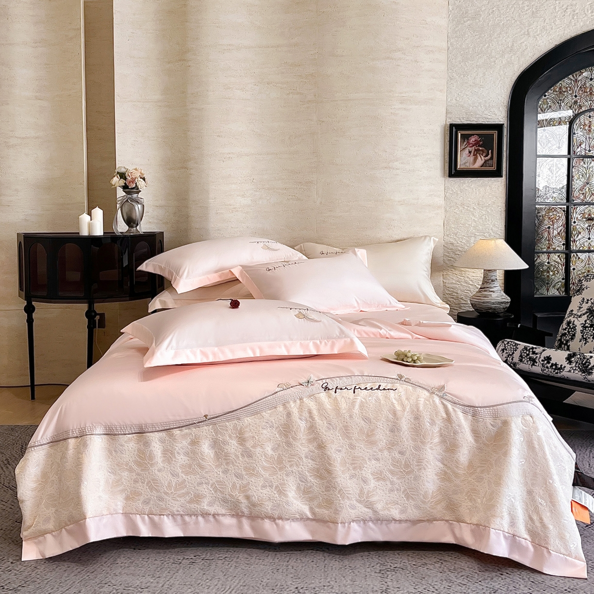 91家纺网 家纺一手货源 找家纺 （总）宅家居 2026新款贝琳娜-蚕丝蛋白刺绣A类水喜天丝贴纱绣夏被四件套