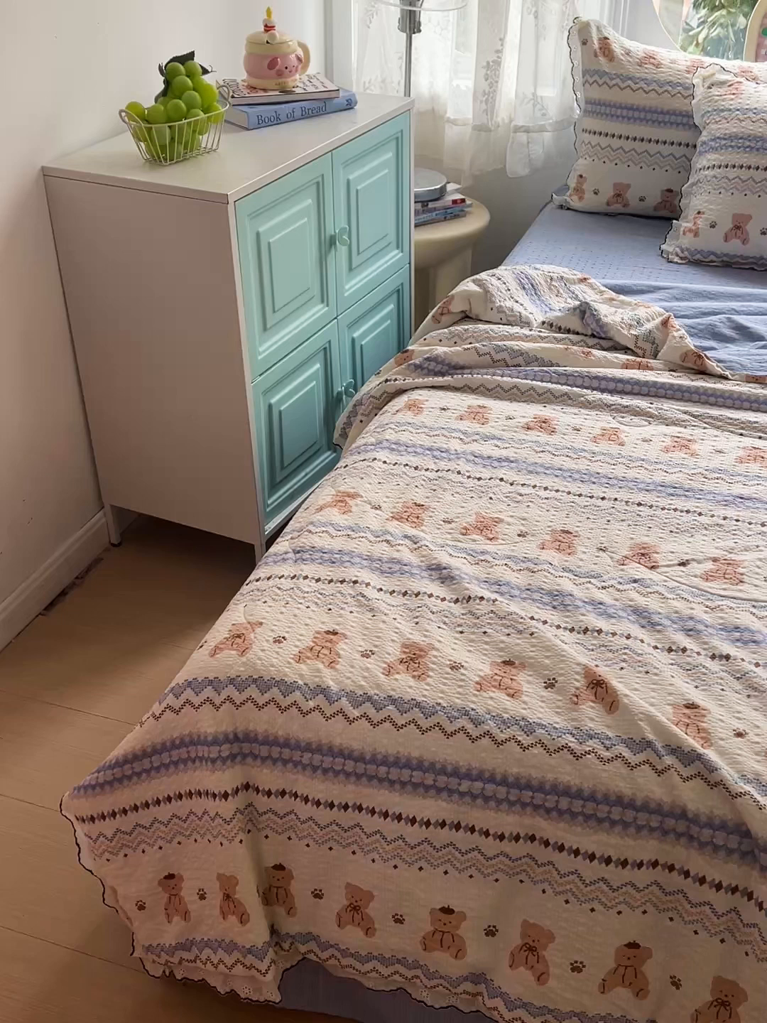 91家纺网 家纺一手货源 找家纺 仟网汇 2026新款法式花边泡芙纱夏被四件套 萌趣熊