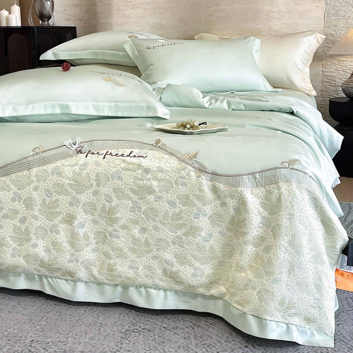 宅家居 2026新款贝琳娜-燕窝蛋白刺绣A类水喜天丝贴纱绣夏被四件套 浅绿