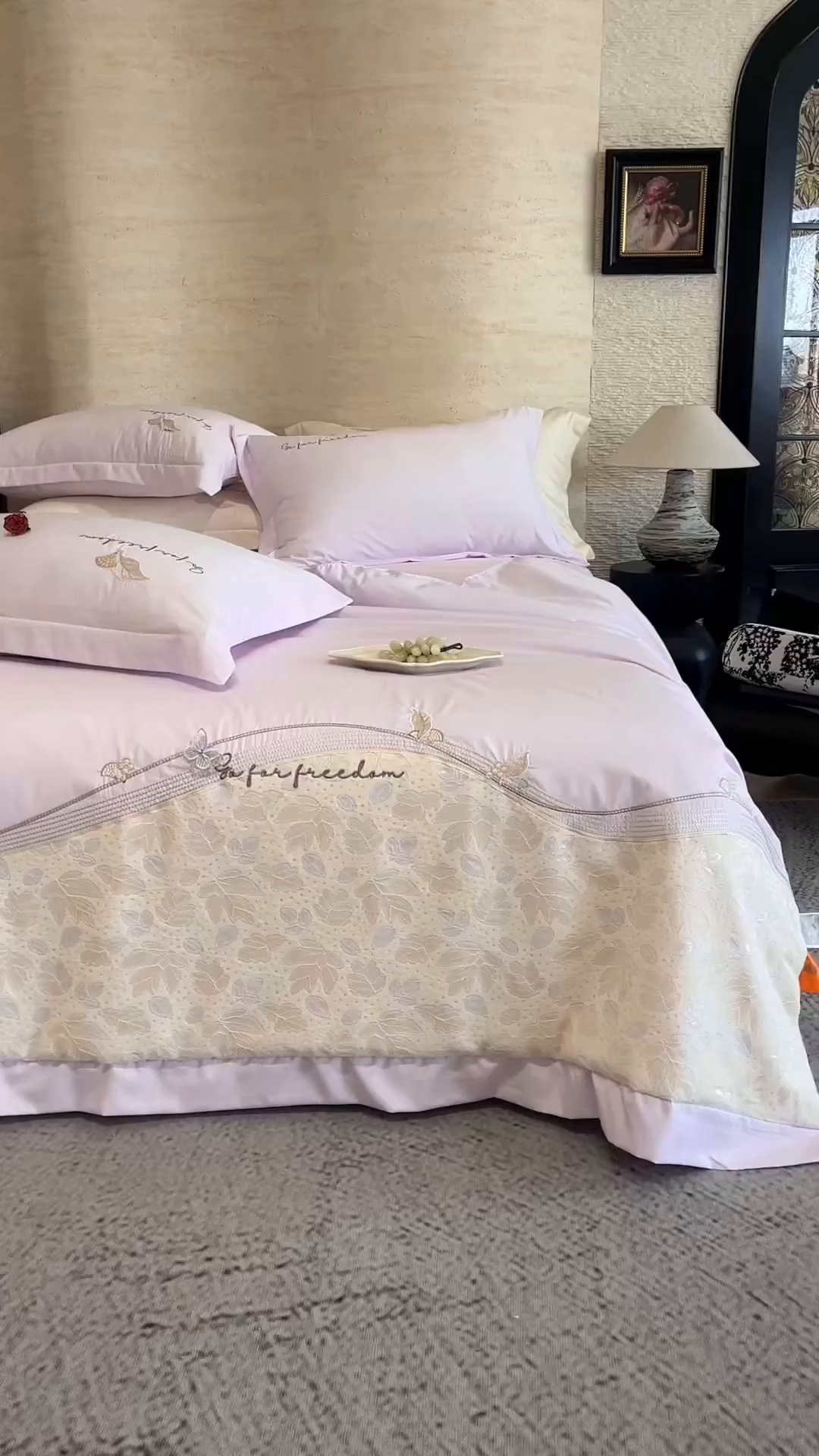 91家纺网 家纺一手货源 找家纺 宅家居 2026新款贝琳娜-燕窝蛋白刺绣A类水喜天丝贴纱绣夏被四件套 紫色