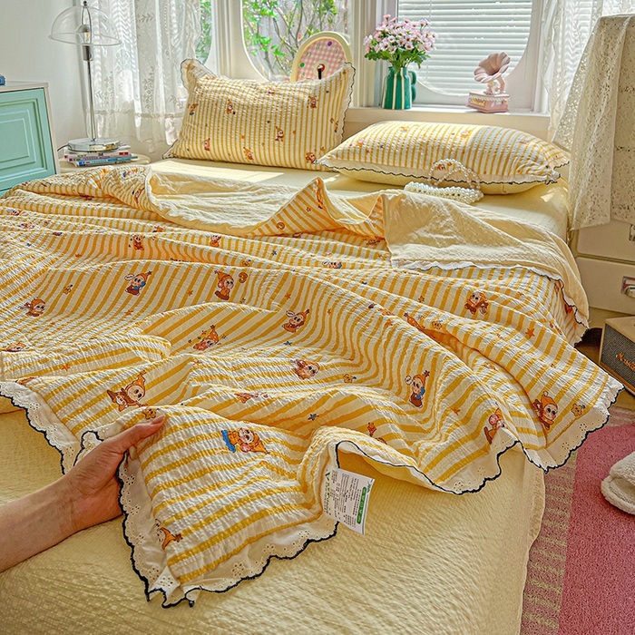 91家纺网 家纺一手货源 找家纺 仟网汇 2026新款法式花边泡芙纱夏被四件套 晚安星人