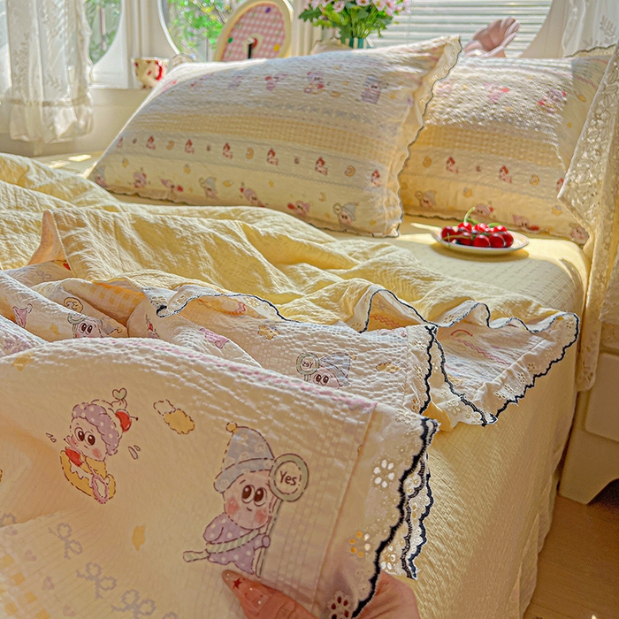 91家纺网 家纺一手货源 找家纺 仟网汇 2026新款法式花边泡芙纱夏被四件套 小矮人