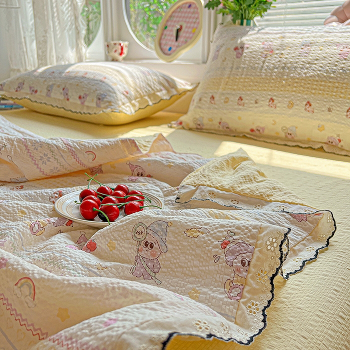 91家纺网 家纺一手货源 找家纺 仟网汇 2026新款法式花边泡芙纱夏被四件套 小矮人