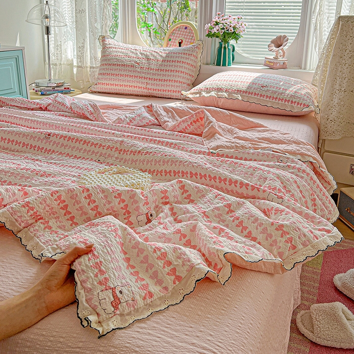 91家纺网 家纺一手货源 找家纺 仟网汇 2026新款法式花边泡芙纱夏被四件套 幸运汪