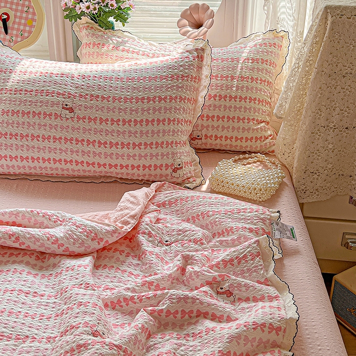 91家纺网 家纺一手货源 找家纺 仟网汇 2026新款法式花边泡芙纱夏被四件套 幸运汪